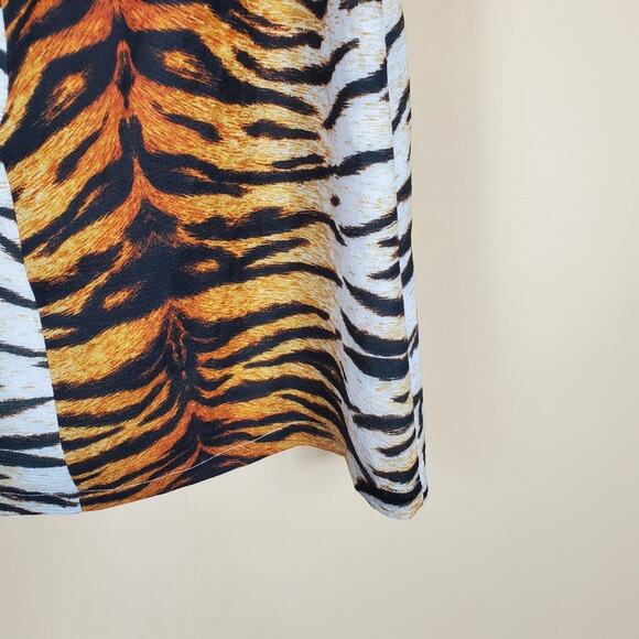 Charlie Holiday Genesis Skirt in Animal Print - Picture 8 of 11